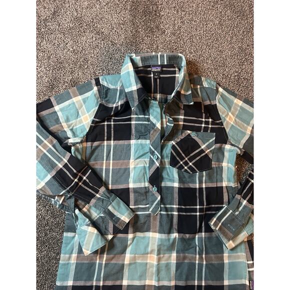 Patagonia Women's Size M Featherstone Tunic Half-Button Green Plaid Shirt - Picture 3 of 5